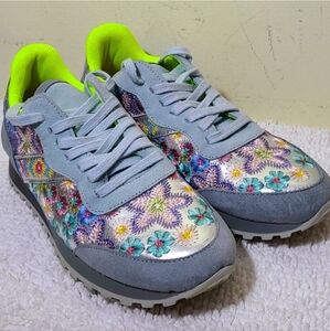 Johnny Was Keya Shine Sneakers Lt Blue Floral Embroidered Shoes 39 US 8.5/9